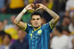 Luis Díaz decide, Colômbia vence o Uzbequistão e assume liderança do grupo na Copa; veja os gols