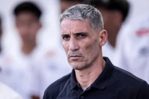 Após passagem pelo Santos, Vojvoda acerta com o Racing e retorna ao futebol argentino