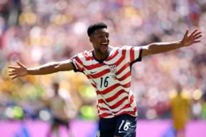Estados Unidos vencem a Austrália, mantêm campanha perfeita e avançam na Copa; veja os gols