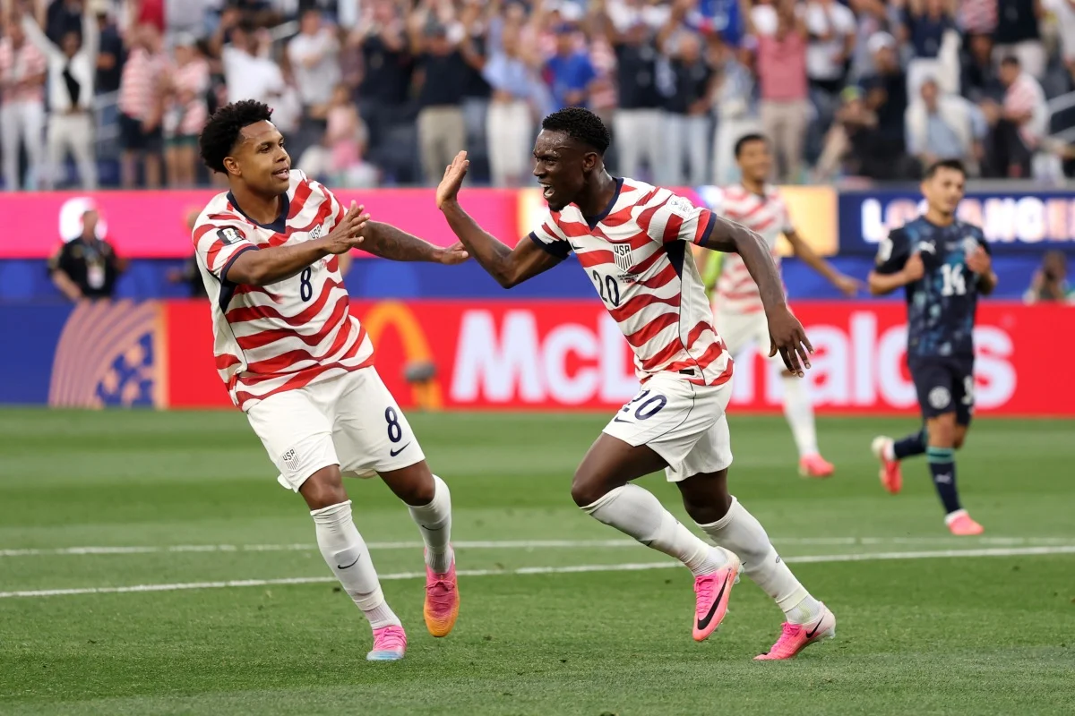 Estados Unidos atropelam Paraguai e assumem liderança do grupo na Copa do Mundo; veja os gols