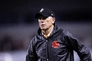 Vasco encerra terceira passagem de Renato Gaúcho e anuncia saída do treinador