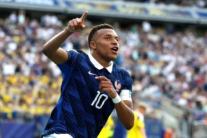 Mbappé marca dois, França domina a Suécia e garante vaga nas oitavas da Copa; veja os gols