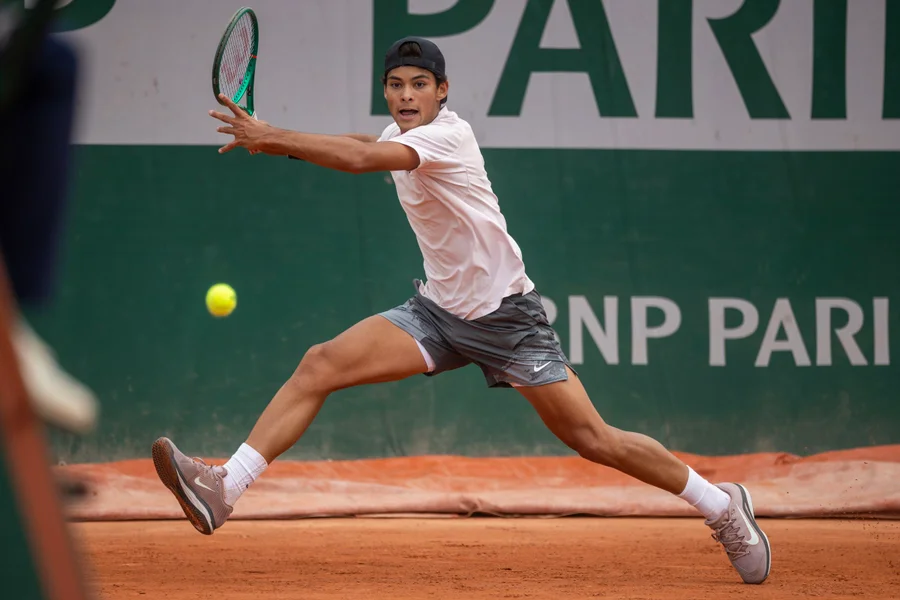 Guto Miguel garante liderança do ranking mundial juvenil e coloca Brasil novamente no topo