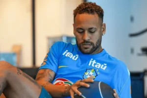Neymar não vai a campo novamente e segue como dúvida para estreia do Brasil na Copa