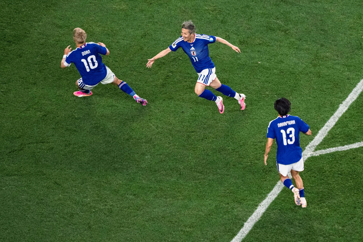 Japão empata com a Suécia, avança na Copa e marca duelo contra o Brasil; veja os gols