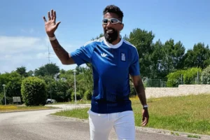 Rodinei volta a brincar com Ancelotti após ficar fora da Copa do Mundo