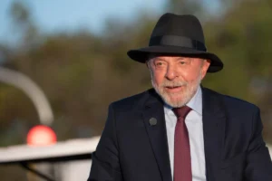 Lula cita vitória do Brasil, elogia Casemiro e agradece Ancelotti durante evento em Brasília; veja vídeo