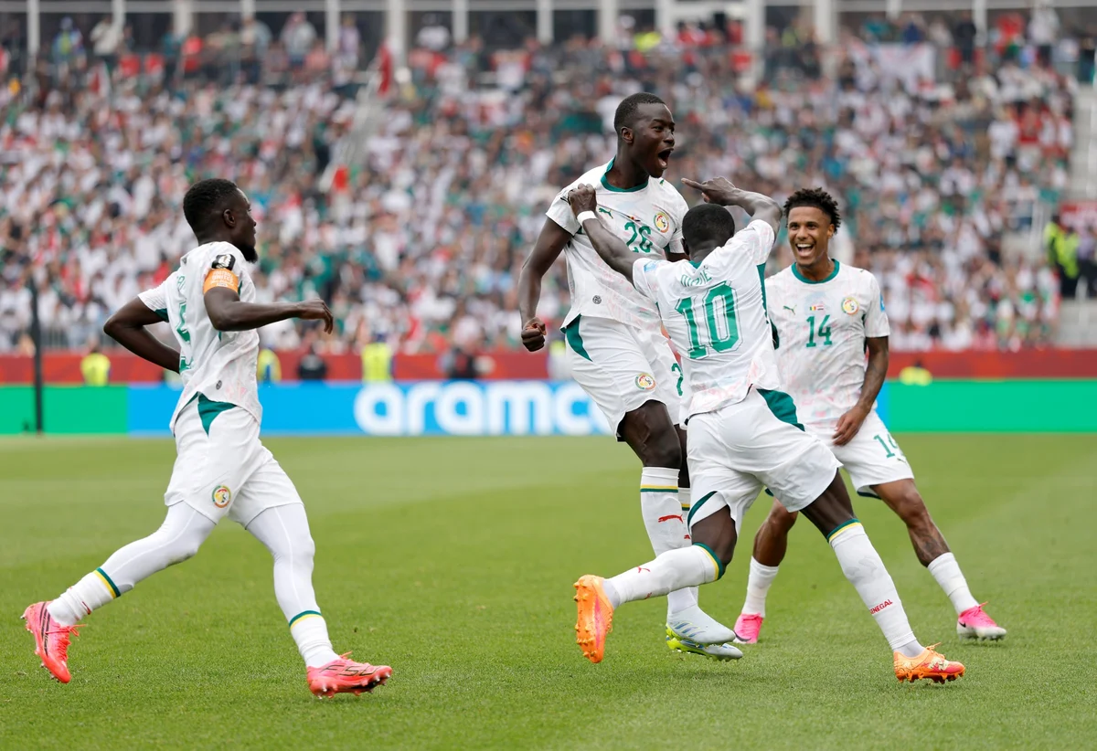 Senegal goleia o Iraque, melhora saldo de gols e mantém esperança de classificação; veja os gols