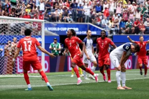 Suíça atropela a Bósnia, faz 4 a 1 e assume liderança do Grupo B da Copa; veja os gols