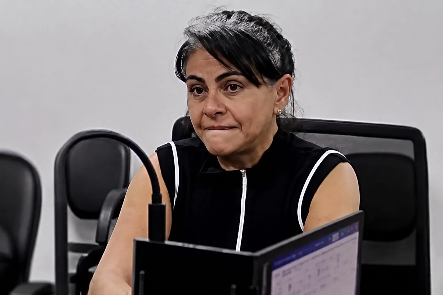 Prisão de suspeita pela morte de jornalista é mantida após audiência de custódia; veja vídeo