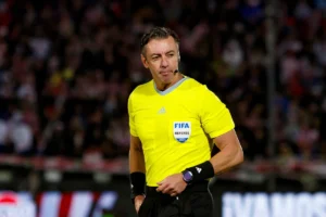 De árbitro de Copa a alvo de Trump: quem é Raphael Claus, brasileiro criticado após expulsão de Balogun