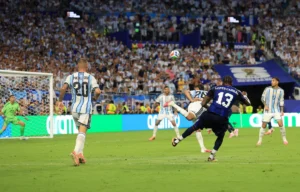 Sidny Cabral celebra prêmio de gol mais bonito da Copa e dedica conquista a Cabo Verde; veja o gol