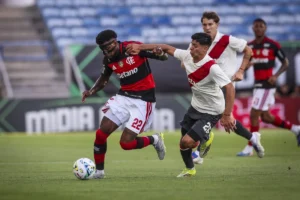 Flamengo empata com o River Plate em reencontro após final histórica da Libertadores; veja os gols