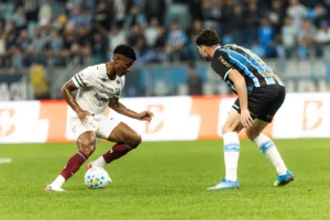 Grêmio evita derrota nos minutos finais e arranca empate contra o Fluminense; veja os gols