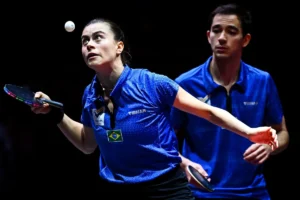 Hugo Calderano e Bruna Takahashi caem na semifinal do Smash de Los Angeles
