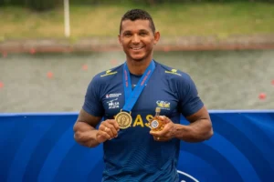 Isaquias Queiroz conquista segundo ouro no Pan-Americano e amplia domínio na canoagem