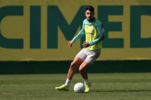 Flaco López retorna ao Palmeiras após disputar a Copa do Mundo com a Argentina; veja vídeo