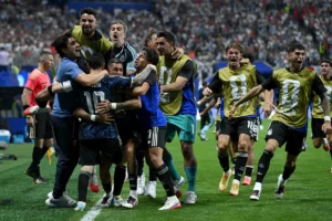 Argentina busca virada, elimina Inglaterra e garante vaga na final da Copa do Mundo; veja os gols