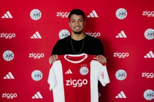 Ajax contrata Marcos Leonardo e fecha acordo até 2031 com ex-atacante do Santos