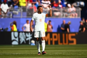 Mbappé e Dembélé garantem vitória da França sobre Marrocos e vaga na semifinal da Copa; veja os gols