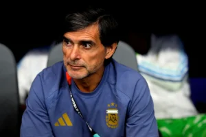 Auxiliar da Argentina admite erro e promete pedir desculpas após confusão na final da Copa do Mundo; veja vídeo