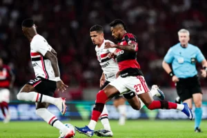 Flamengo cede empate ao São Paulo e desperdiça chance de encostar na liderança; veja os gols