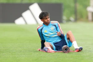 Espanha poupa Lamine Yamal em treino, mas mantém otimismo antes da final da Copa