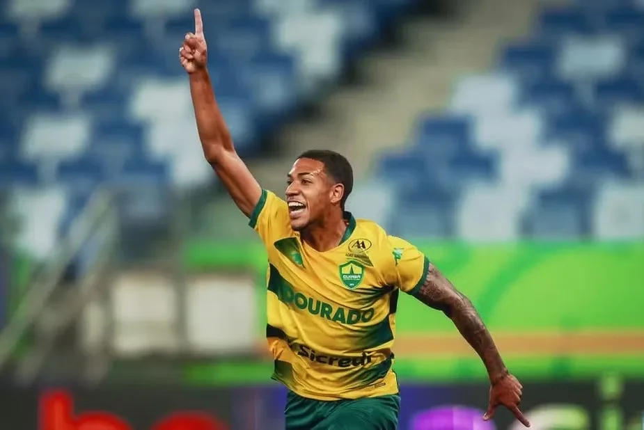 Flamengo retoma negociações por joia do Cuiabá, e futuro de atacante de 17 anos entra em pauta