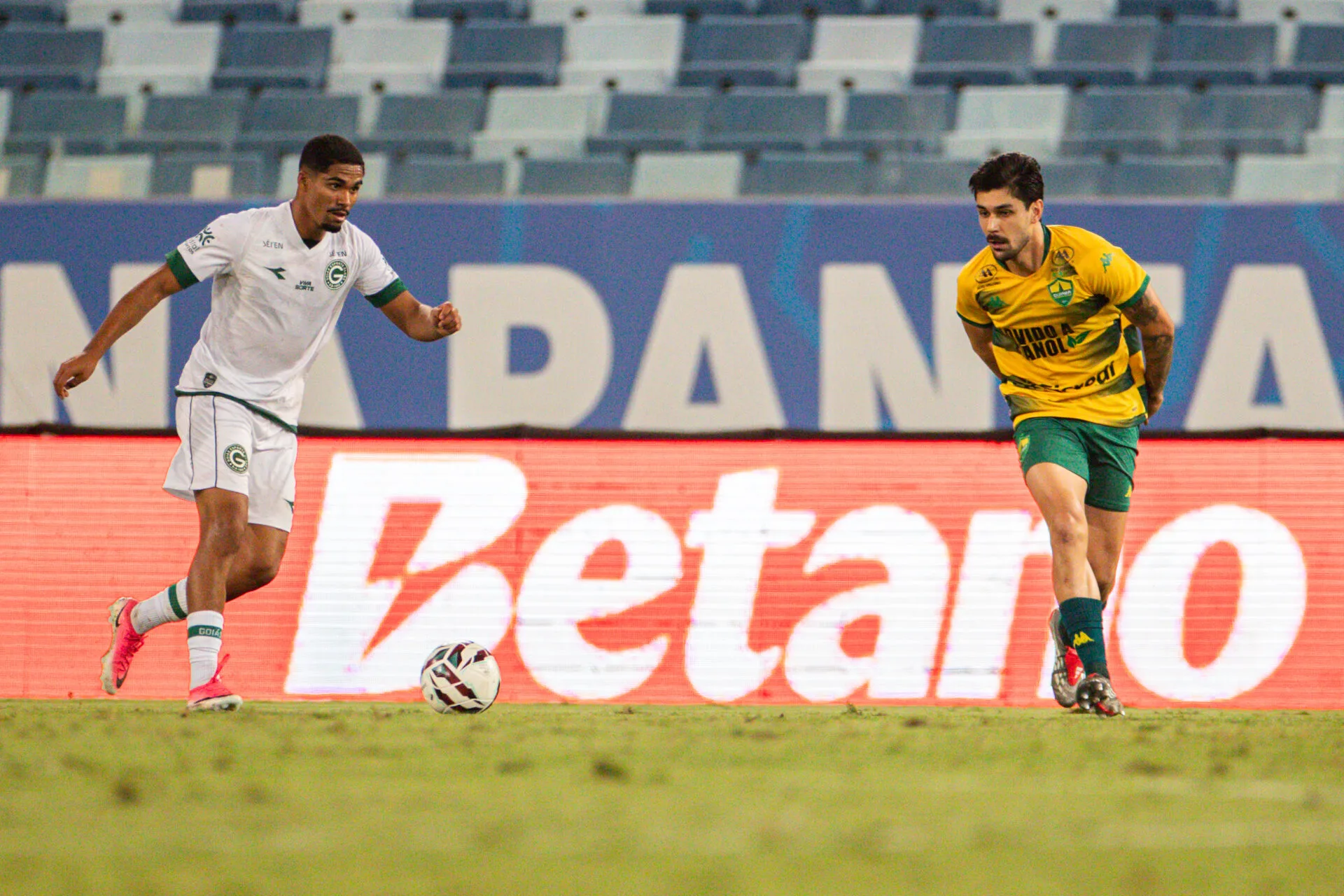 Cuiabá busca empate contra o Goiás, perde chance de virar e fica a três pontos do G6; veja os gols
