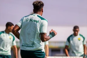 Cuiabá encerra preparação e deixa Mato Grosso para duelo decisivo contra o Botafogo-SP