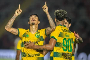 Cuiabá vence Botafogo-SP no fim, mantém invencibilidade no returno e encosta no G6; veja os gols