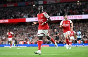 Arsenal domina Coventry, vence por 3 a 0 e estreia com autoridade na Premier League; veja os gols