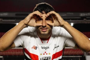 São Paulo renova com Calleri até 2028 e mantém opção para ampliar vínculo; veja vídeo