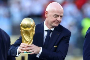 Uefa mantém boicote à Fifa, rejeita recuo de Infantino e reforça perda de confiança