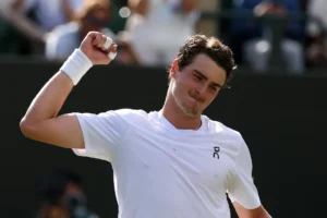 João Fonseca vence Tsitsipas em Montreal e avança no Masters 1000 com atuação consistente
