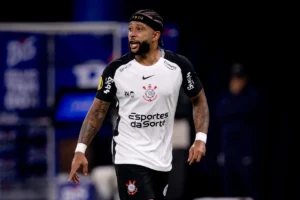 Memphis reage à saída do Corinthians e acusa clube de romper acordo por renovação