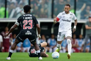 Neymar reage após ser ignorado por Thiago Mendes e antigo atrito volta aos holofotes; veja vídeo