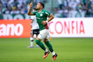 Palmeiras goleia Vasco por 4 a 1 e abre seis pontos na liderança do Brasileirão; veja os gols