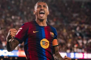 Raphinha dispara no início da temporada e chega a cinco gols pelo Barcelona