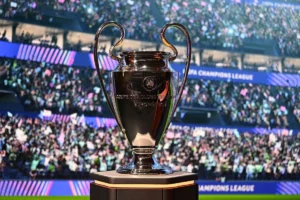 Champions define os 36 classificados e sorteio pode criar duelos gigantes já na primeira fase