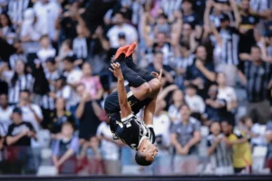 Atlético-MG atropela Grêmio por 3 a 0 com dois gols de Cuello e sobe na tabela; veja os gols