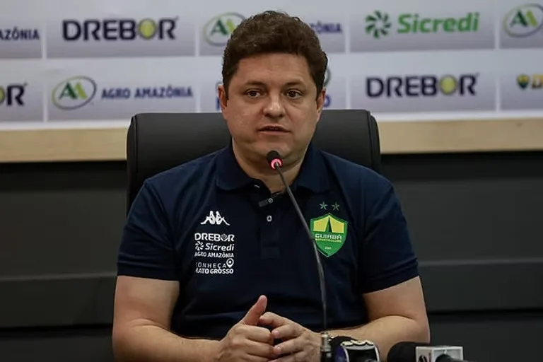 Cristiano Dresch critica dívidas no futebol e acusa Santos e Vasco de “estelionato esportivo”; veja vídeo