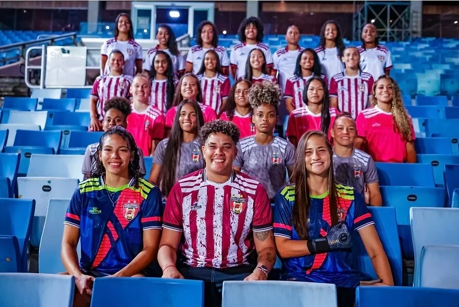 Paulistano apresenta 25 jogadoras e inicia projeto no Mato-grossense feminino