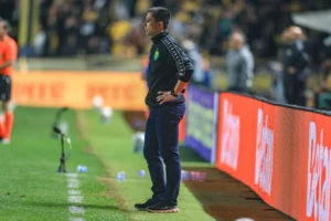 Eduardo Barros lamenta falhas do Cuiabá, mas mantém confiança na briga pelo G6 da Série B; veja vídeo