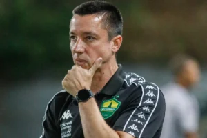 Eduardo Barros prega cautela após goleada do Cuiabá e avisa: “A gente ainda não conquistou nada”; veja vídeo