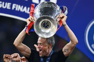 PSG renova com Luis Enrique e cinco jogadores após era de títulos na Champions