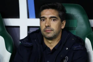 Abel Ferreira chega à 15ª expulsão pelo Palmeiras após vermelho contra a LDU