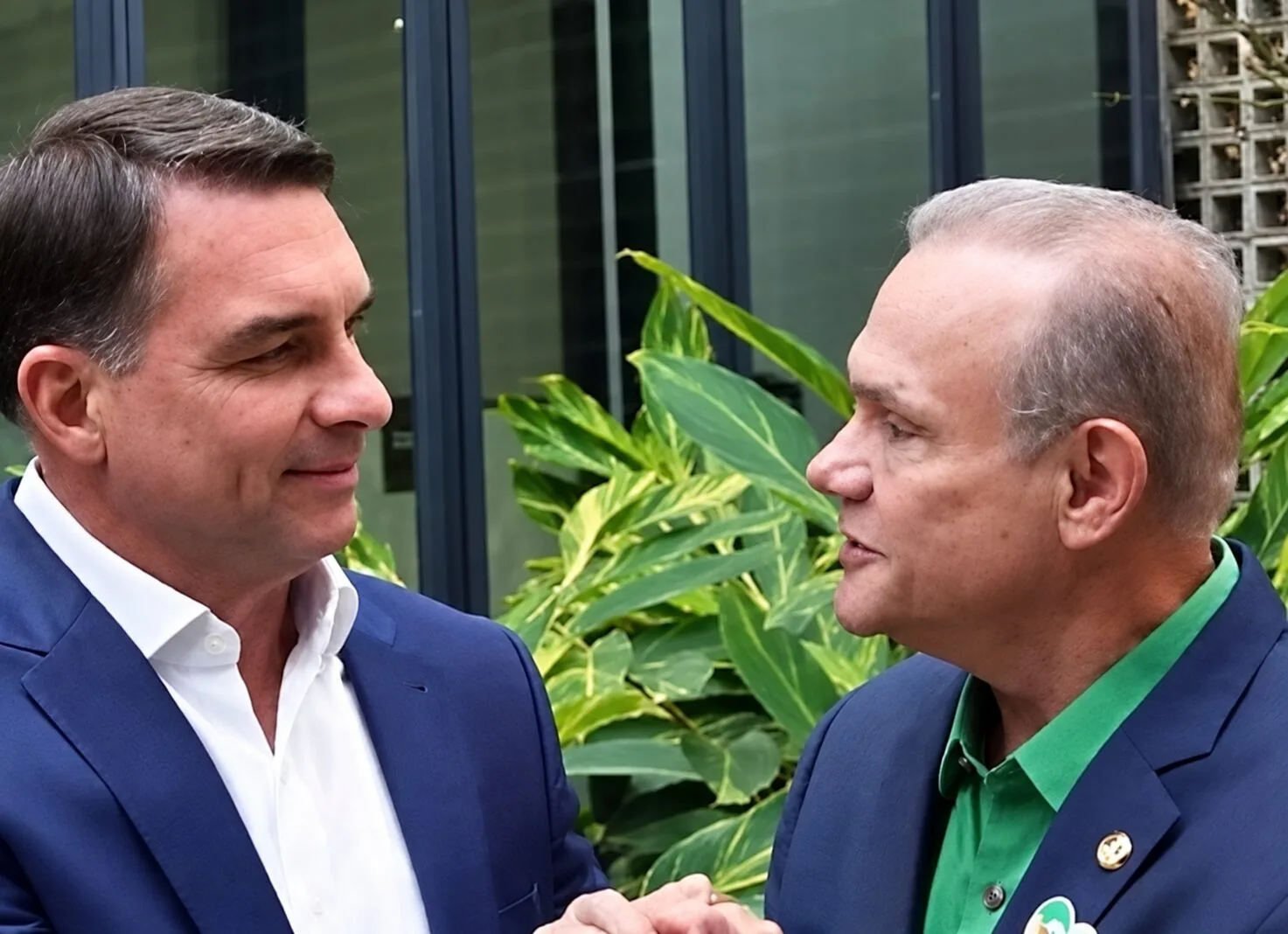 Flávio Bolsonaro declara apoio a Wellington e pede votos para Medeiros em Mato Grosso; veja vídeo