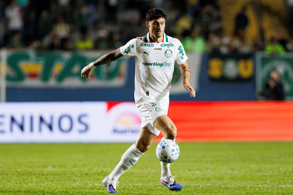 Emiliano Martínez ganha convocação para o Uruguai após corte de Valverde