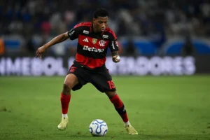 Flamengo reage à reprovação de Plata na Rússia e acusa Dínamo de “amadorismo e irresponsabilidade”